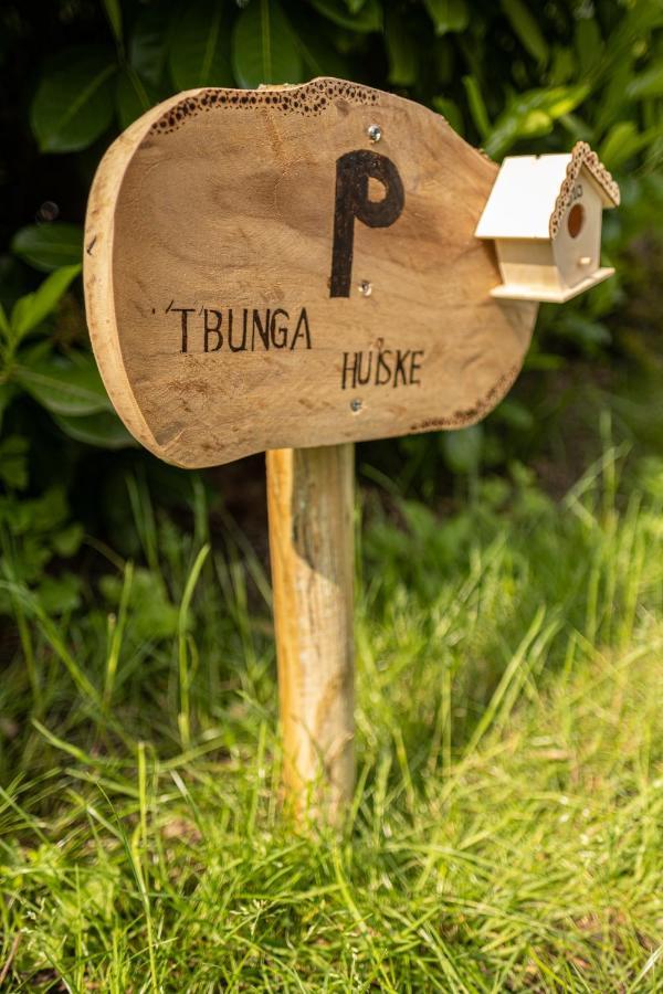 't Bunga Huiske *